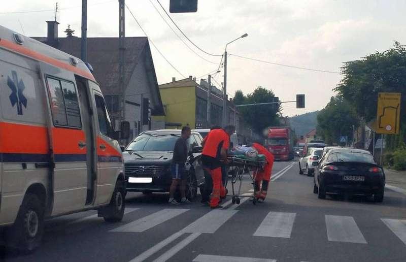 Potrącenie na pasach w Makowie