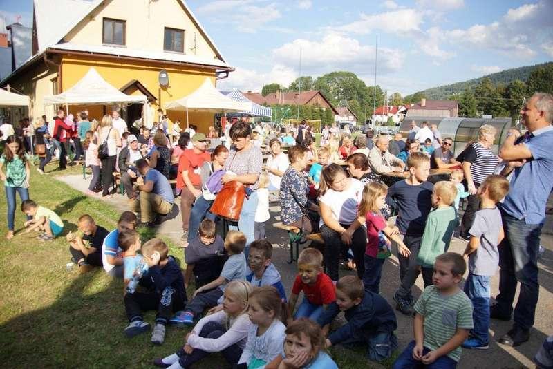 Szkolny festyn w Zawoi