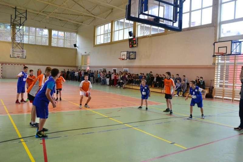 Najlepiej w mini-koszykówkę gra SP2 Zawoja i SP Bystra