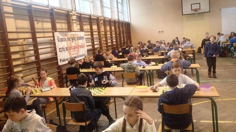 Uczniów zmagania z szachami