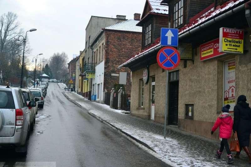 Sucha Beskidzka. Po Kościelnej „na wdechu”