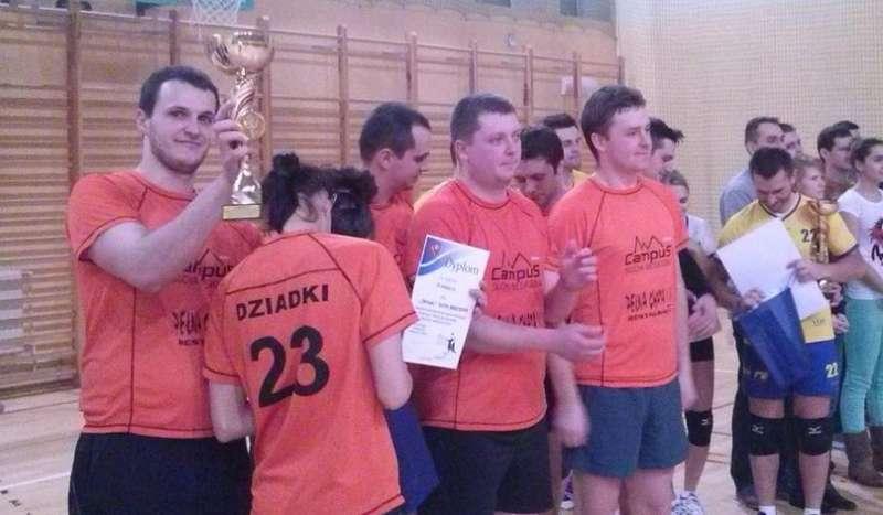 Dziadki Sucha Beskidzka wicemistrzem rabczańskiego turnieju