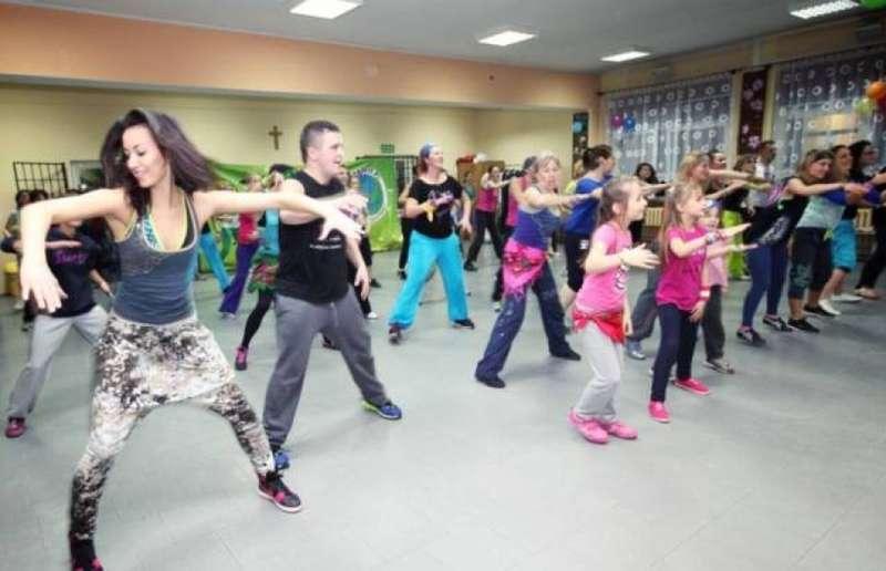 Zumba łączy i pomaga
