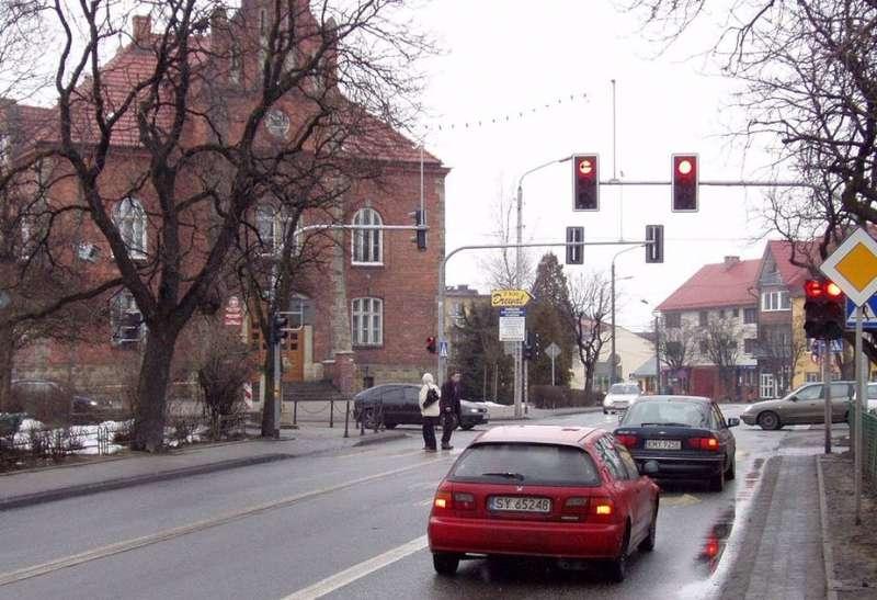 Jordanów. Samochód, rów, laweta, „pożycz stówę”
