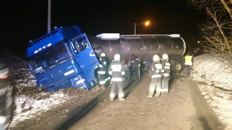 Wypadł z drogi w Naprawie