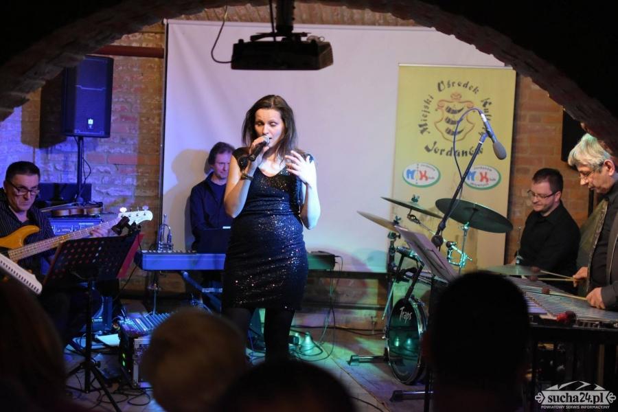 Jazz, blues i malarstwo w  „Galerii pod Basztą”