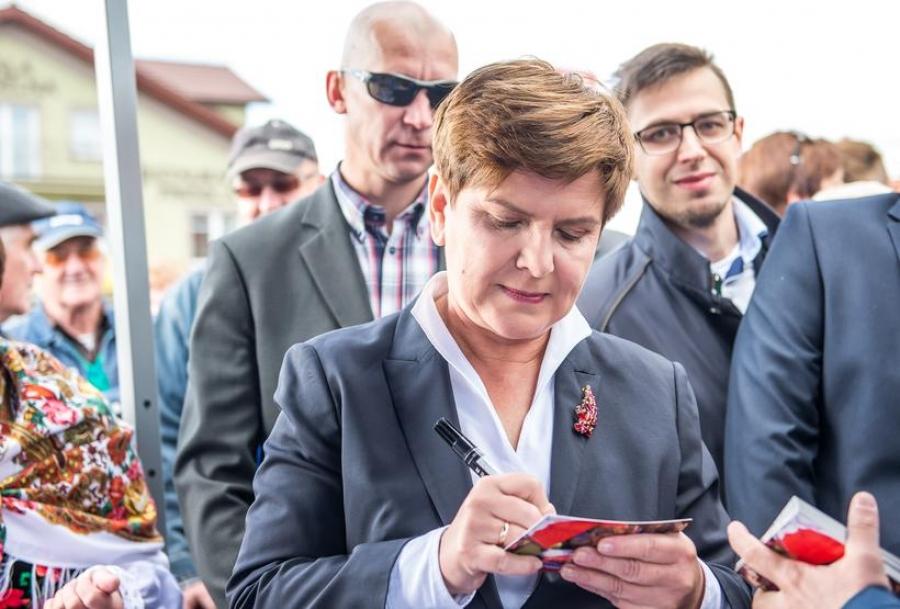 Premier Szydło odwiedzi strażaków?
