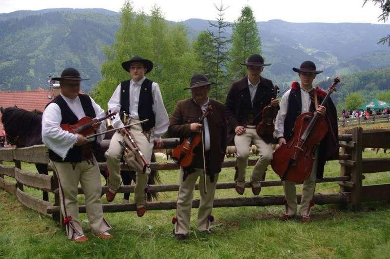 Suscy muzycy promują region w Polsce oraz poza jej granicami.
