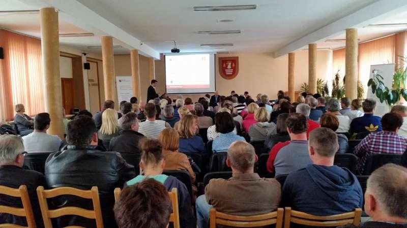 Urzędnicy osobiście kontrolują odbiór solarów