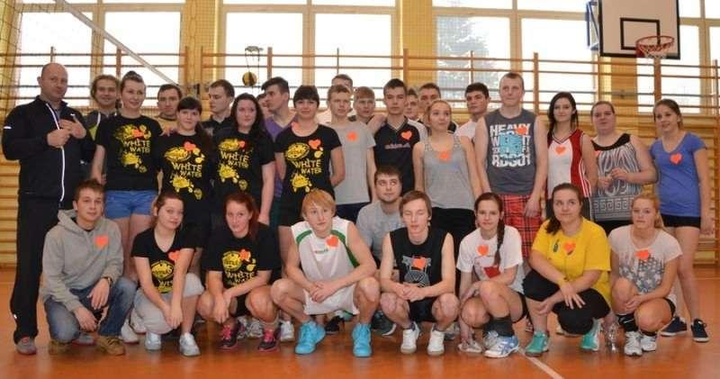 Walczyli pod siatką  dla Angeliki