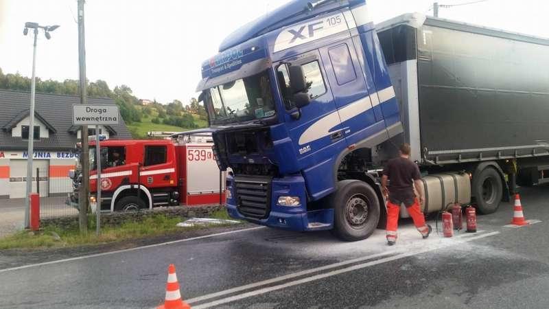 Jordanów. Wadliwa turbina  przyczyną pożaru tira
