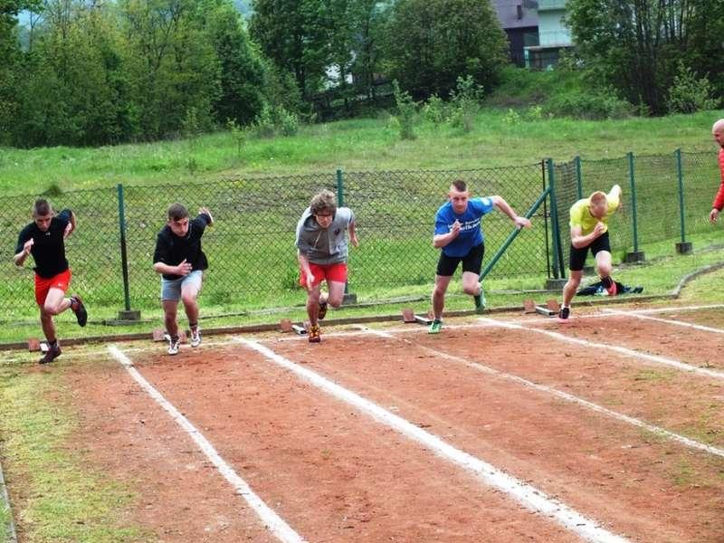 Suskie LO w podwójnej, złotej, sportowej koronie