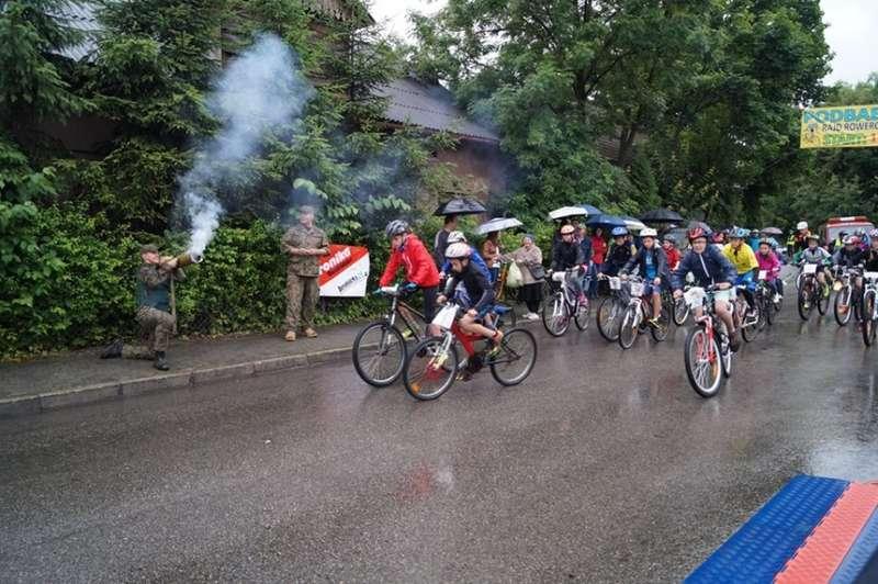 Deszcz nie był przeszkodą w doskonałej zabawie