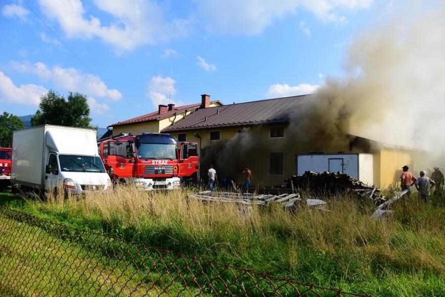 Skawica. Pożar zakładu stolarskiego