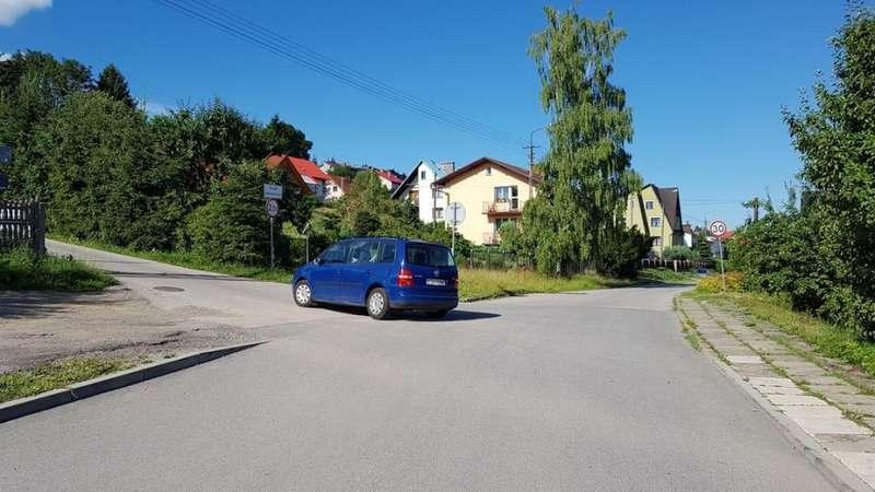 Czytelnicy pytają, jak jeździć po Suchej Beskidzkiej?