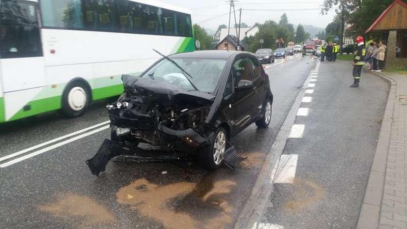Osielec. Po kraksie pięć osób odwieziono do szpitala