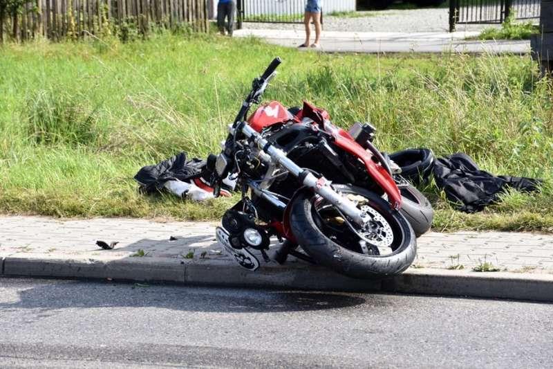 Skawica. Kolizja volkswagena z motocyklistą