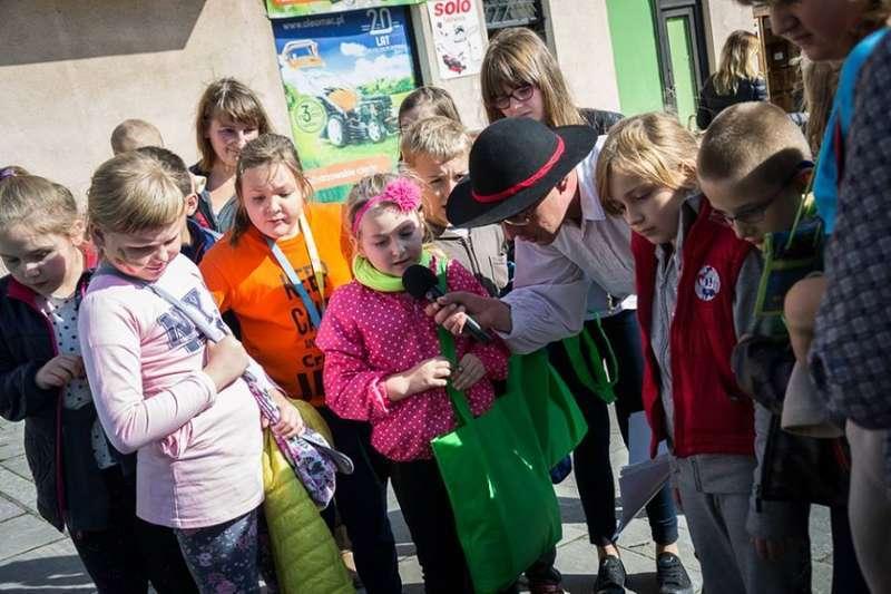 Sprzątanie świata i eko zabawa w Suchej Beskidzkiej
