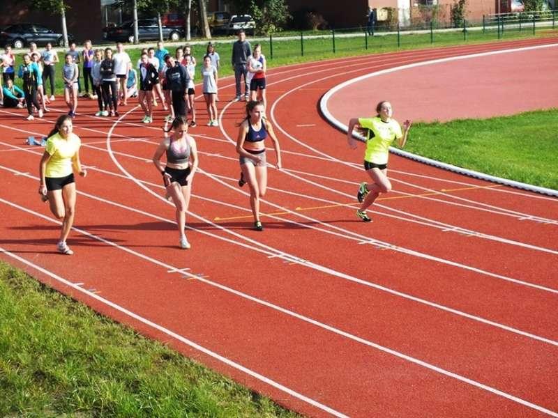 Lekkoatletyczne zmagania gimnazjalistów w nowym otoczeniu