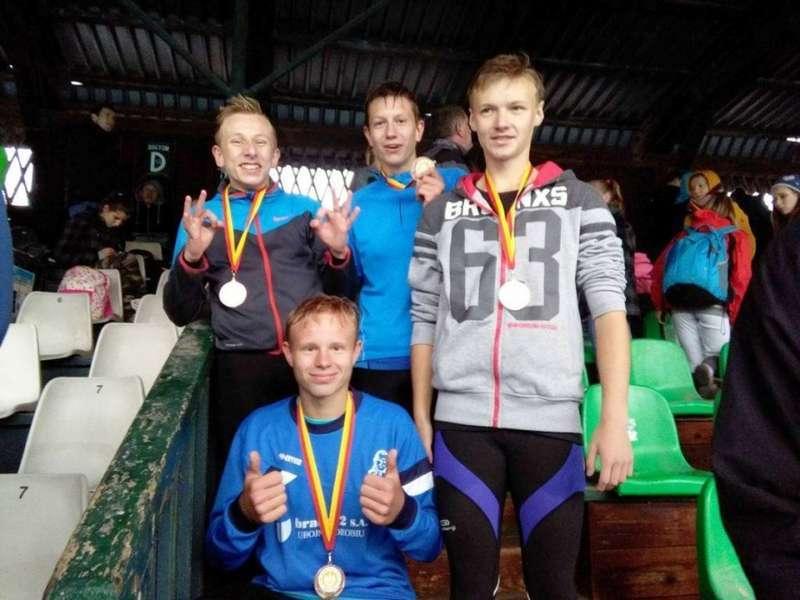 Gimnazjaliści na medalowej ścieżce w Krakowie! Zdobyli 9 krążków!