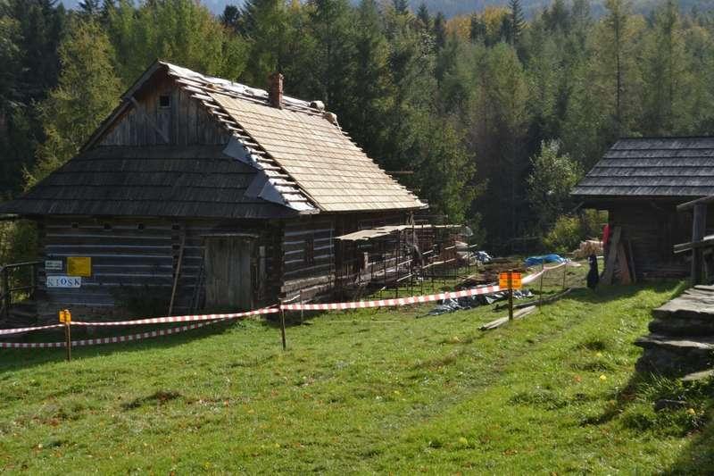 Zawoja. Wyremontowali dach na chałupie Gancarczyka