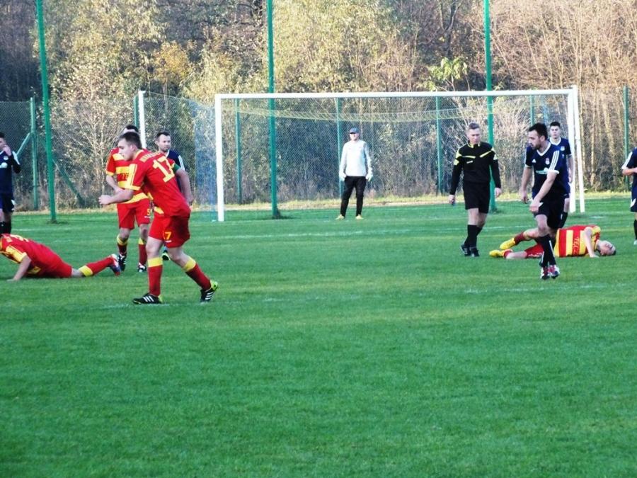 (WYNIKI,RELACJE) Piłkarski weekend: Halniak traci gola w 93 minucie! Bystra powstrzymała Huragan