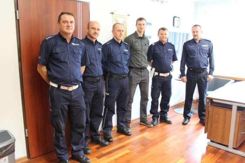 Komendant wyróżnił policjantów za najlepsze wyniki w III kwartale