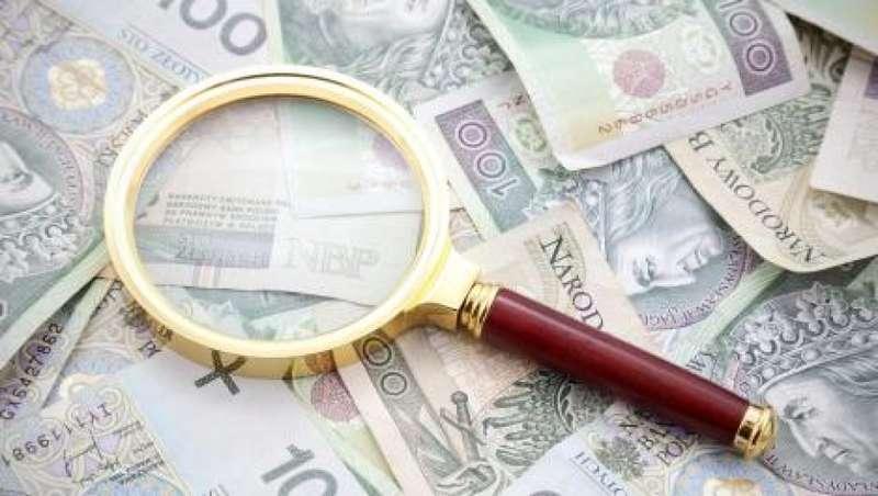 Polskie portfele na światowym tle. GUS podaje ile i na co wydajemy, ile mamy, kto ma więcej a kto mniej
