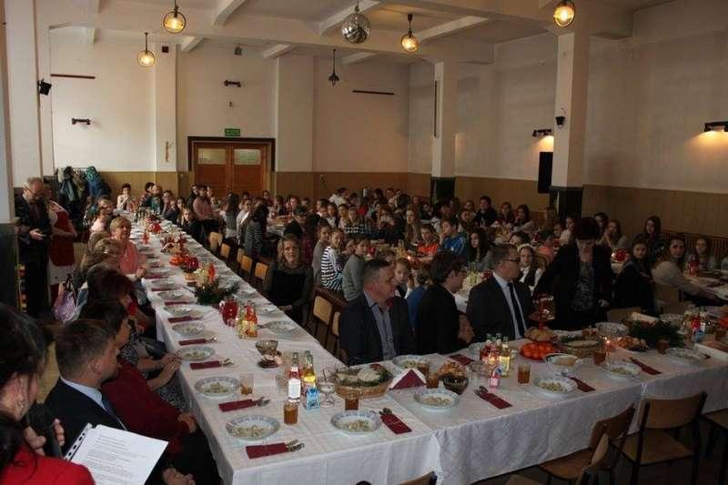 Powiatowa Wigilia Klubów 4H w Osielcu