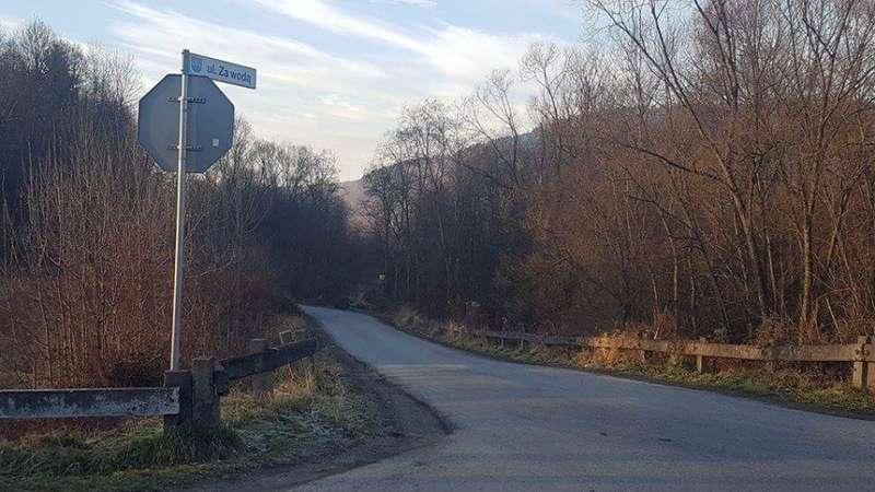 Ulica Za Wodą z zatoczkami dla samochodów?