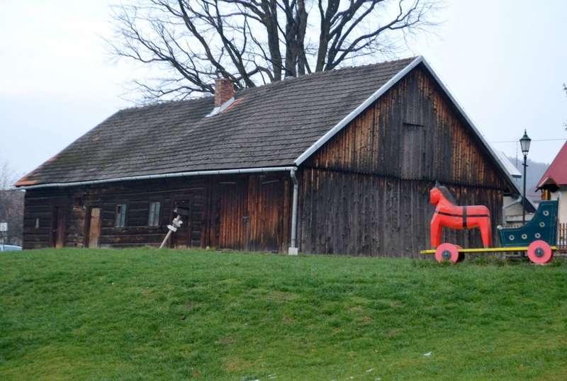 Stryszawa. Odrestaurują „Dom zabawkarza” przy Beskidzkim Centrum Zabawki Drewnianej