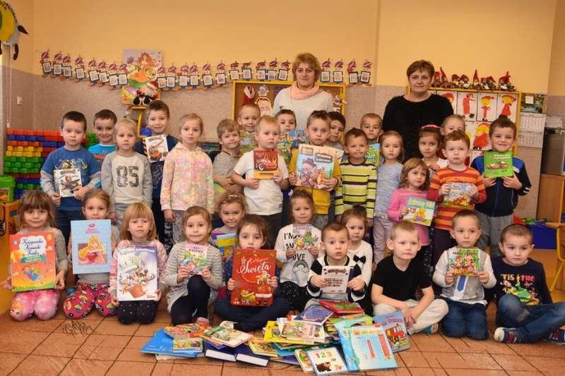 Budzowskie przedszkolaki podarowały książki