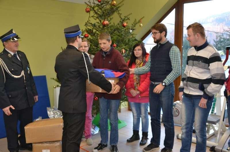 Nasi strażacy nie tylko gaszą pożary .