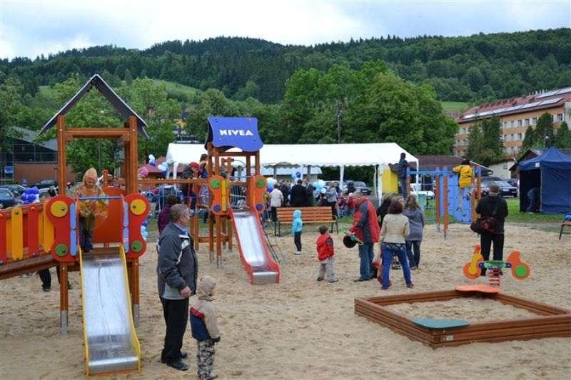 Place zabaw do poprawki.