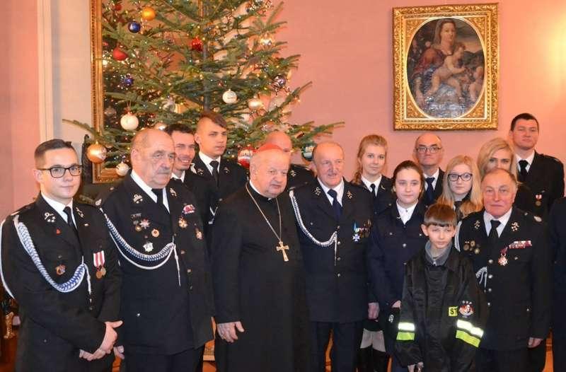 Mieszkańcy Makowa kolędowali u  kard. Dziwisza