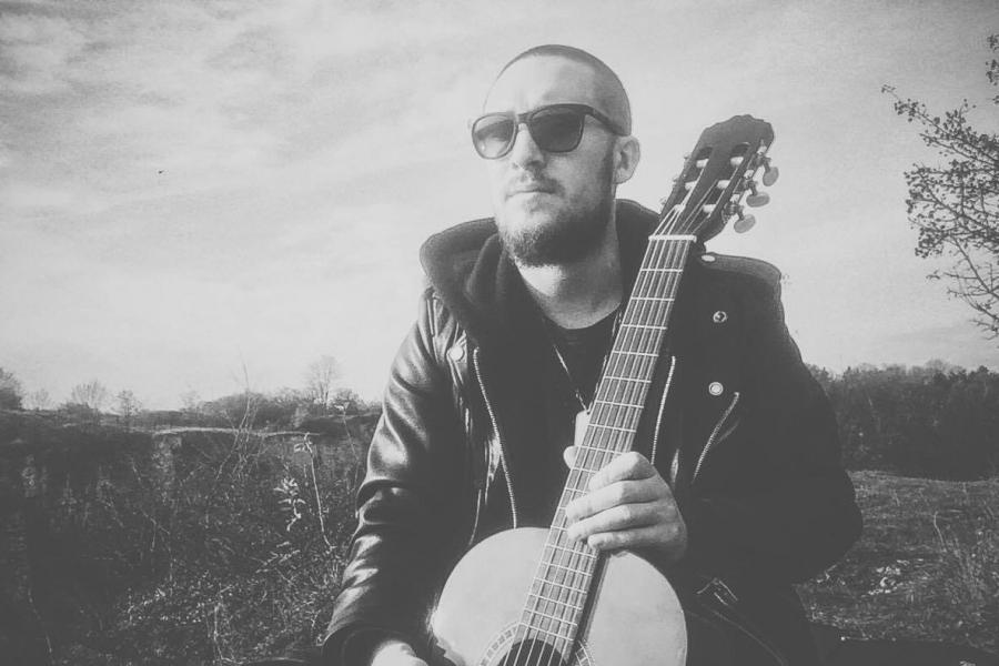 Kamil Sarnicki, gitarzysta Te-Trisa oraz  lider i założyciel zespołu Week’n’Roll