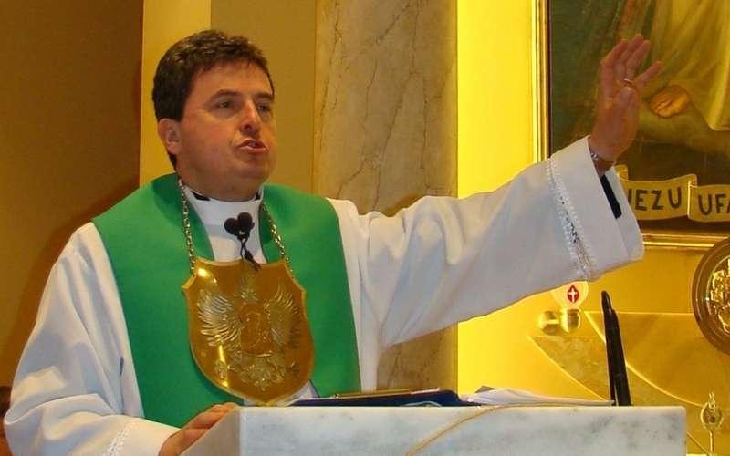 Kuria zbadała niepokojące publikacje ks. Piotra Natanka