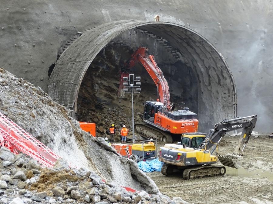 (FOTO) Rozpoczęło się drążenie tunelu pod Małym Luboniem