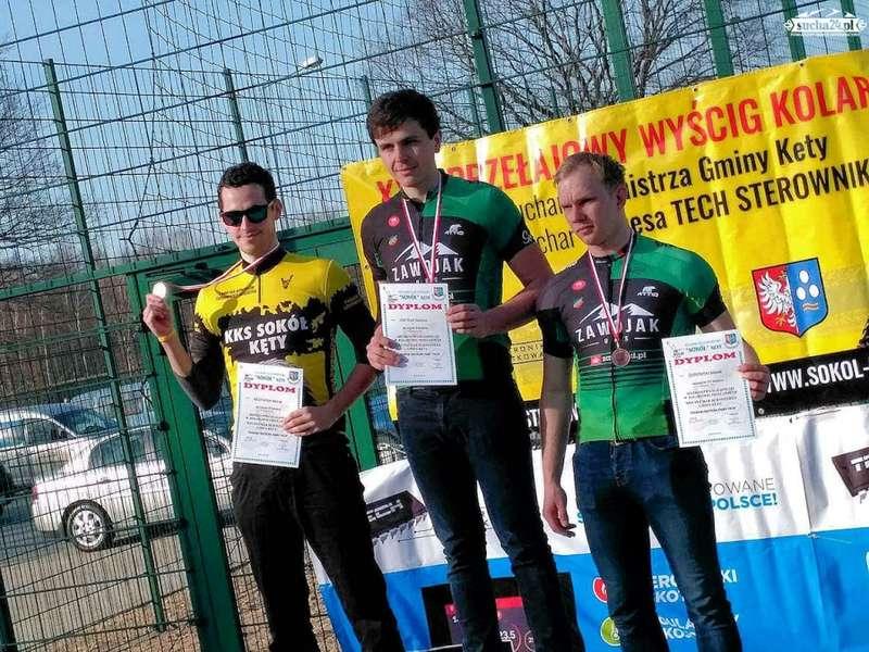 UKS „Zawojak” z trzema medalami Mistrzostw Małopolski w kolarstwie przełajowym.
