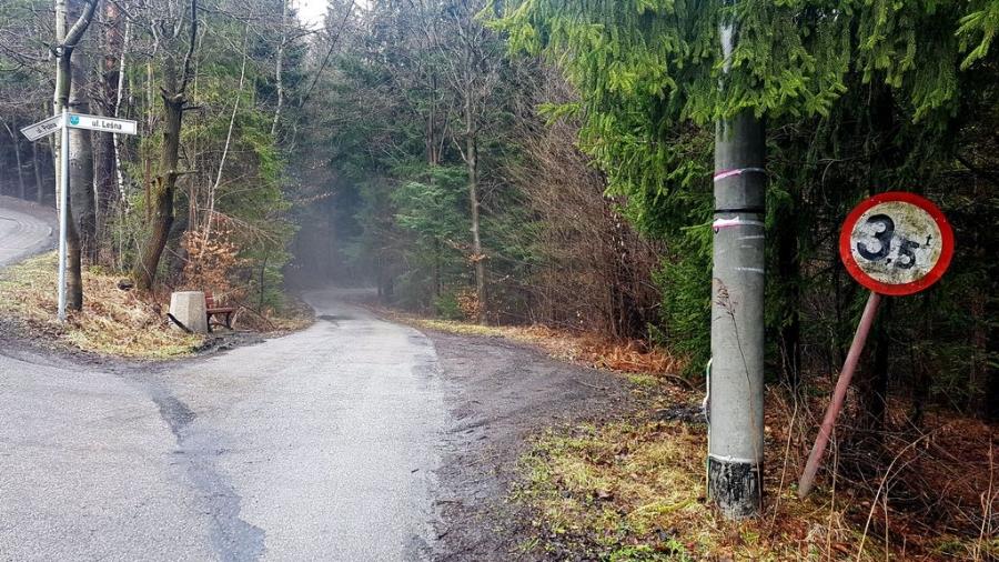 Maków Podhalański. Ciężarówki rozjeżdżają drogi