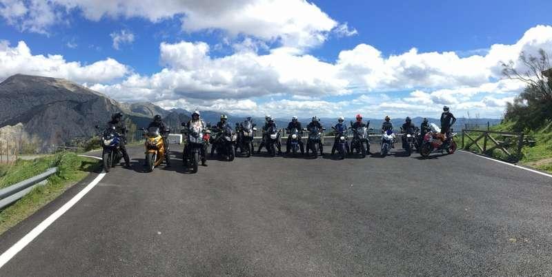 Zorganizowane wyprawy motocyklowe - wyjedź w podróż swojego życia z pasjonatami.