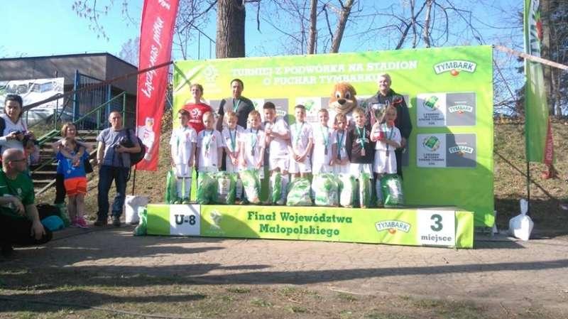 Młodzi makowianie wygrali z Barcą i zajęli 3 miejsce w województwie!