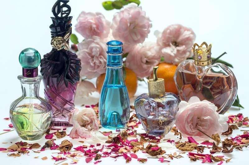 Jak rozpoznać perfumy oryginale od „podróbek”?