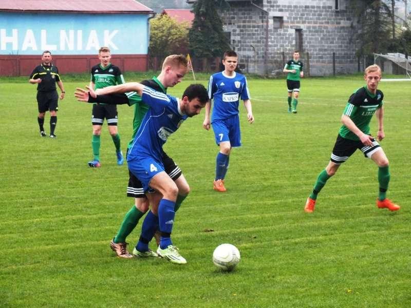 Piłkarski weekend: Marsz, marsz Naroża, czwartoligowców potknięcia trzech