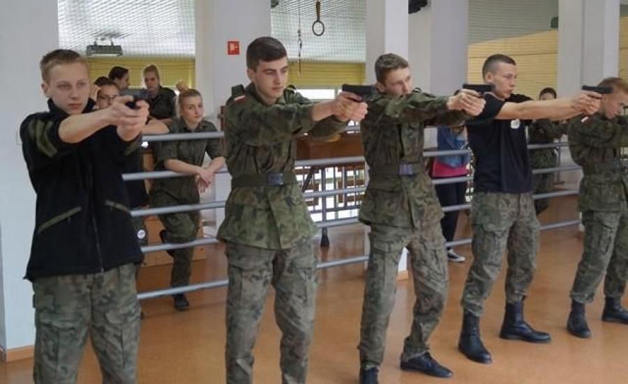 Zespół  Szkół w Zawoi Wilcznej (wideo)