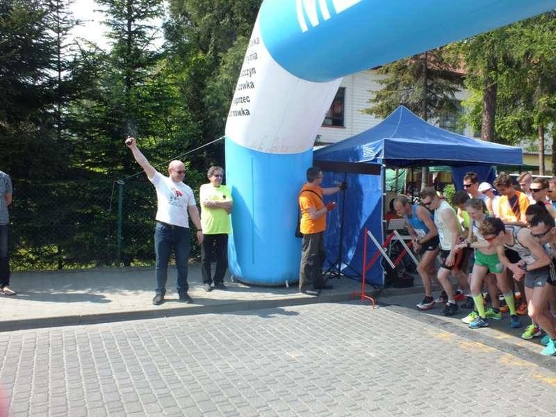 Pobiegali po Makowie w międzynarodowym biegu i towarzystwie