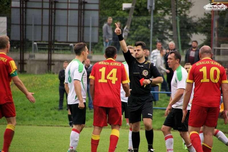 Były derby, były emocje, będzie połowa dotacji dla Huraganu?