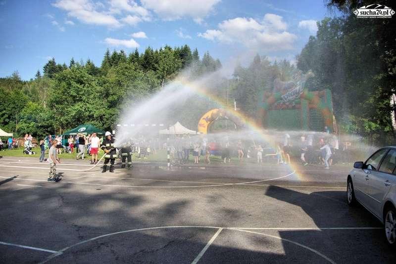 Przez zabawę wsparli szkołę i przedszkole