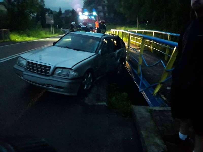 Palcza. Wylądował na barierze