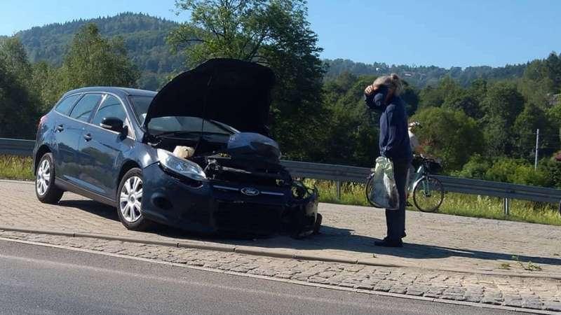 Wypadek o poranku w Suchej Beskidzkiej, jedna osoba ranna